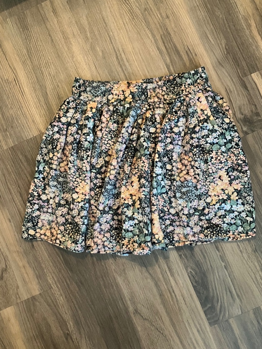 American Eagle Floral Skort Womens Small S Black Pink Smocked Cotton Linen Mini